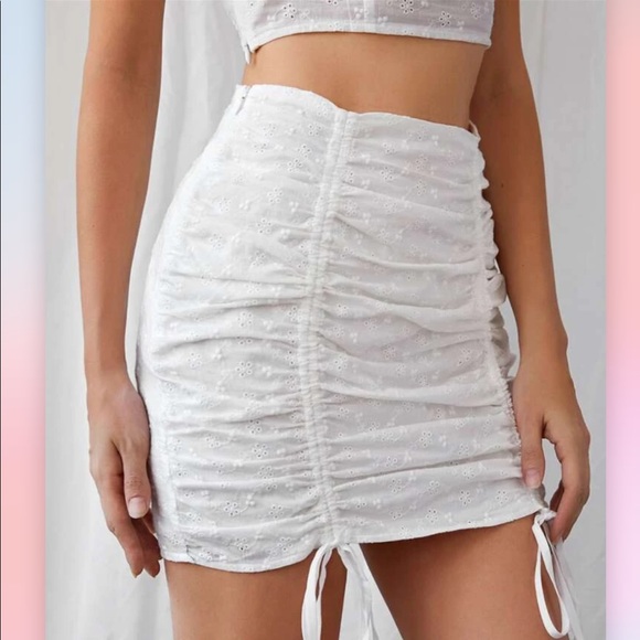 White eyelet ruched skirt - Picture 3 of 7